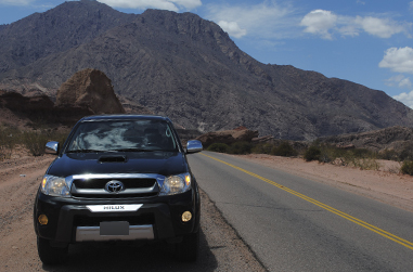 Cafayate, Valles Calchaquíes en vehículo todo terreno.
